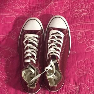 Size 11 Like New Burgundy Converse